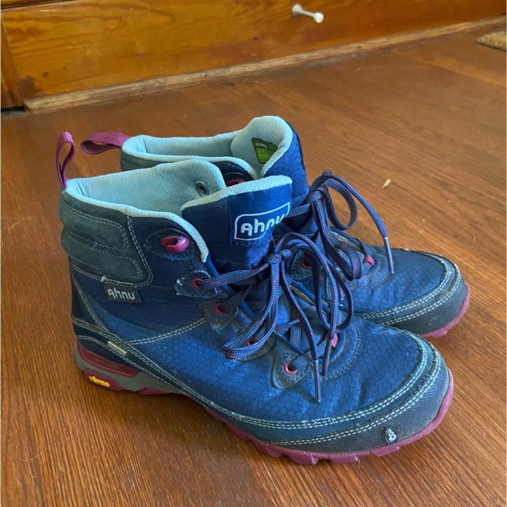 Ahnu women’s hiking shoes size 7